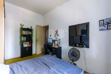 Sobrado à venda com 4 quartos, sendo 1 suíte, em Jardim das Acácias, São Paulo, SP