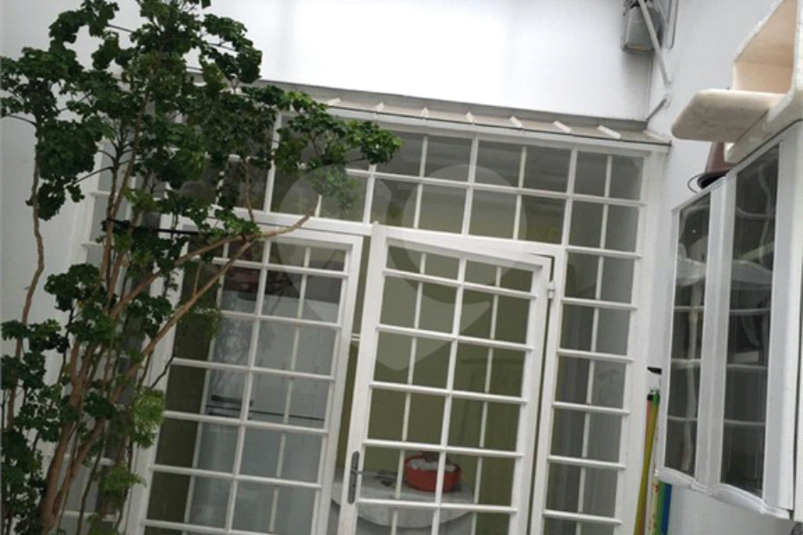 Sobrado à venda com 4 quartos, sendo 3 suítes,  em Tremembé, São Paulo, SP