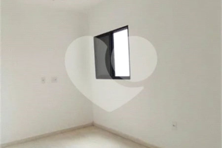 Casa à venda com 2 suítes no condomínio Residencial Paranaguá, São Paulo - SP