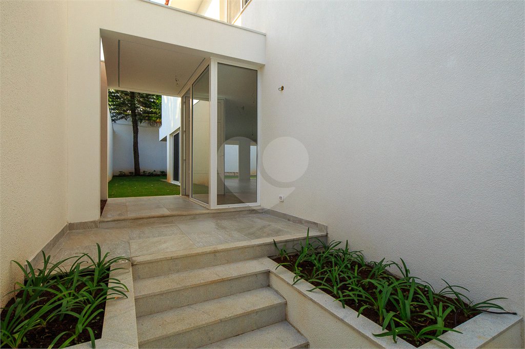 Casa à venda com 5 quartos, sendo 4 suítes, em Jardim Marajoara, São Paulo, SP