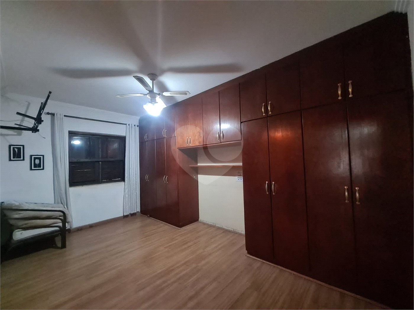 Casa à venda com 3 suítes no condomínio Portal do Sabia, Araçoiaba da Serra - SP
