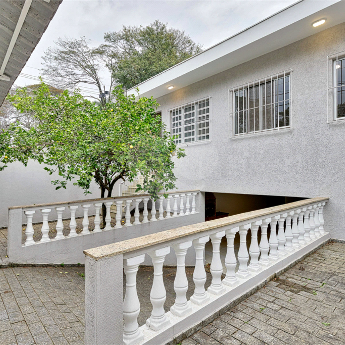Sobrado à venda com 3 quartos, sendo 1 suíte, em Alto da Boa Vista, São Paulo, SP