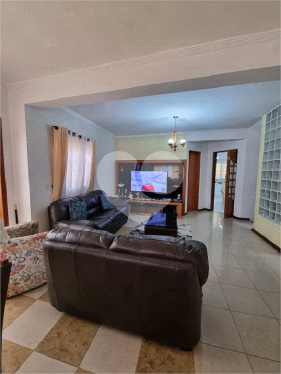 Sobrado à venda com 4 quartos, sendo 2 suítes, em Vila Mazzei, São Paulo, SP