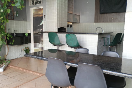 Casa à venda com 3 quartos, sendo 1 suíte, no condomínio Portal dos Pinheiros, Ribeirão Preto - SP