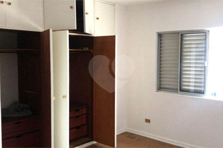 Sobrado à venda com 3 quartos em Horto, São Paulo, SP