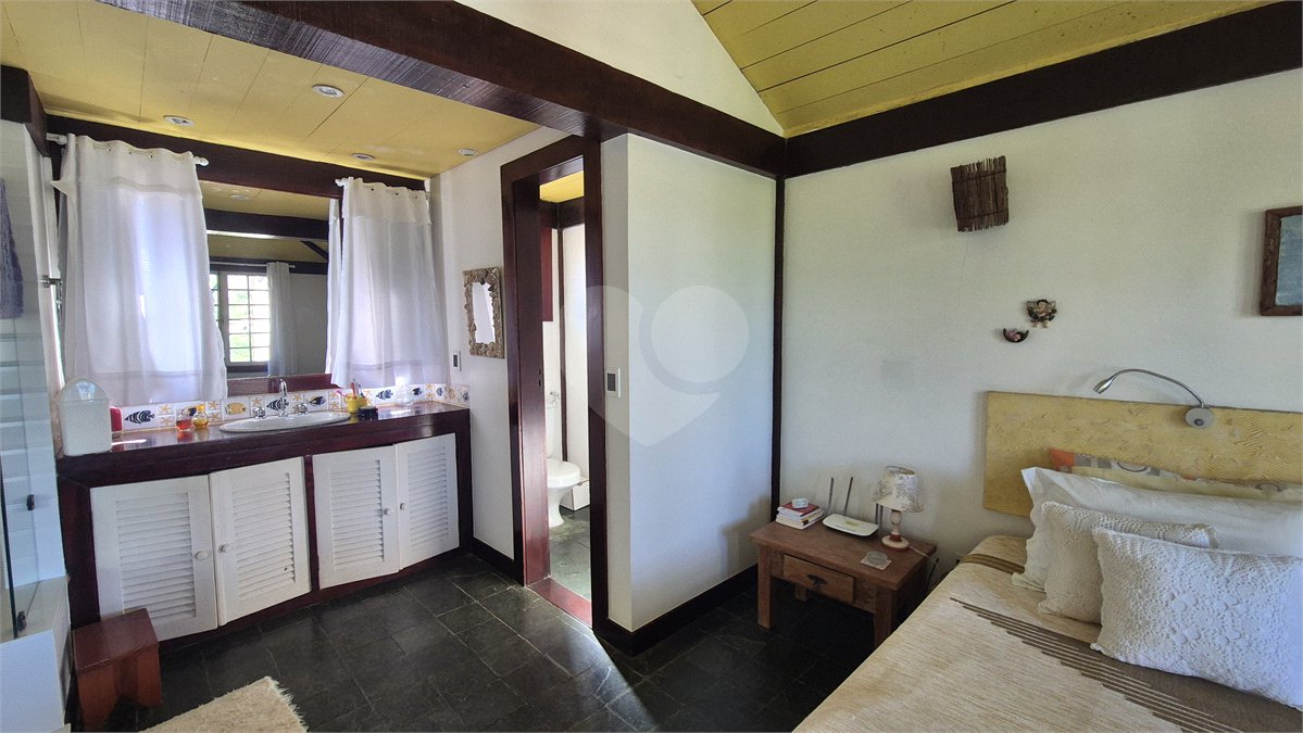 Casa em condomínio à venda com 4 quartos, sendo 3 suítes,  em Geribá, Armação dos Búzios, RJ