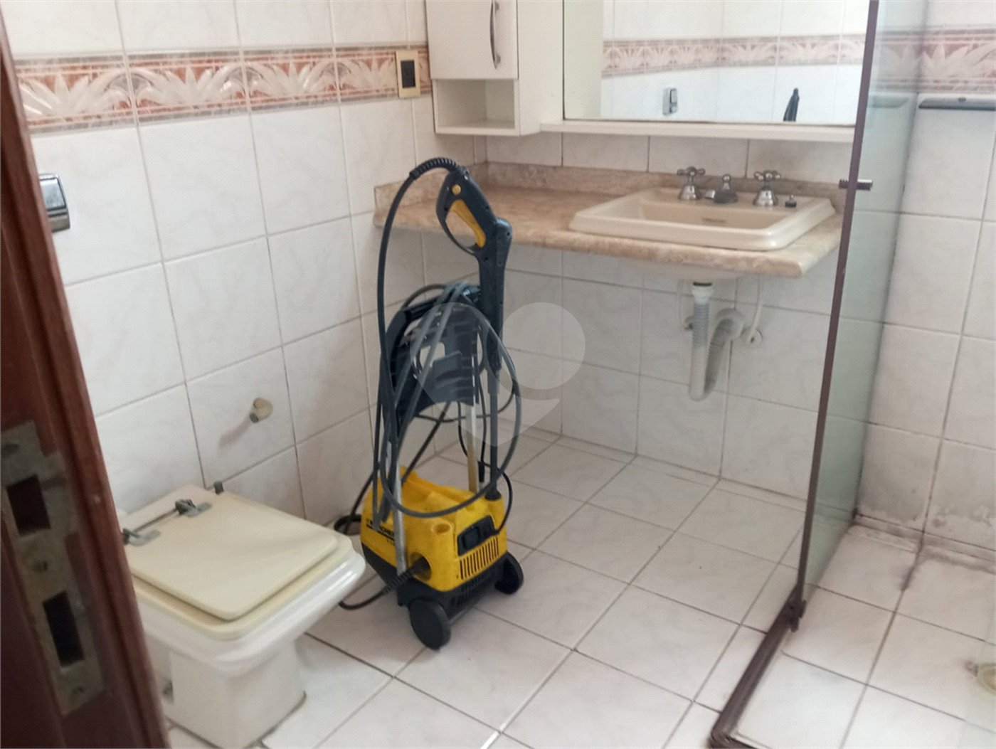Casa à venda com 3 quartos, sendo 1 suíte, em Vila Nivi, São Paulo, SP