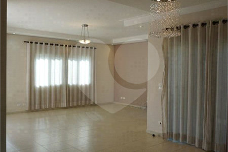 Casa para alugar com 4 quartos, sendo 2 suítes, no condomínio Mont Serrat, Salto - SP