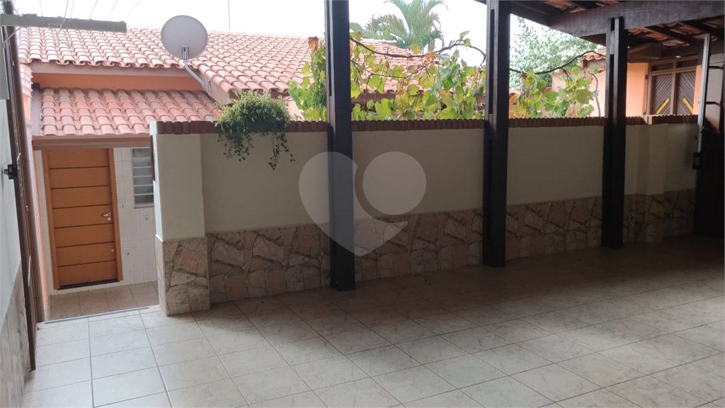 Casa à venda ou para alugar com 2 quartos, sendo 1 suíte, em Jardim do Lago, Atibaia, SP