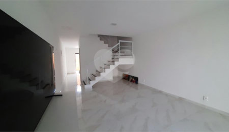 Casa à venda com 2 quartos, sendo 1 suíte,  no condomínio Residêncial Villa Vicenzo, Rio de Janeiro - RJ