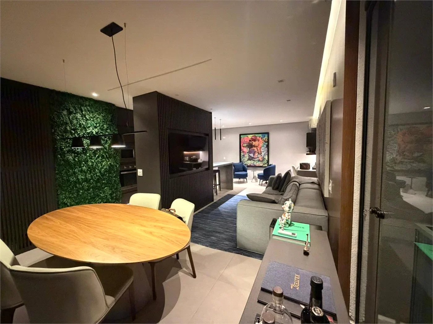 Apartamento à venda com 4 quartos, sendo 1 suíte,  em Cerqueira César, São Paulo, SP