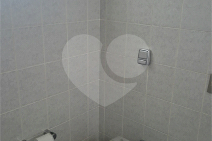 Casa à venda com 4 quartos, sendo 3 suítes, no condomínio Chácara das Rosas, São Paulo - SP
