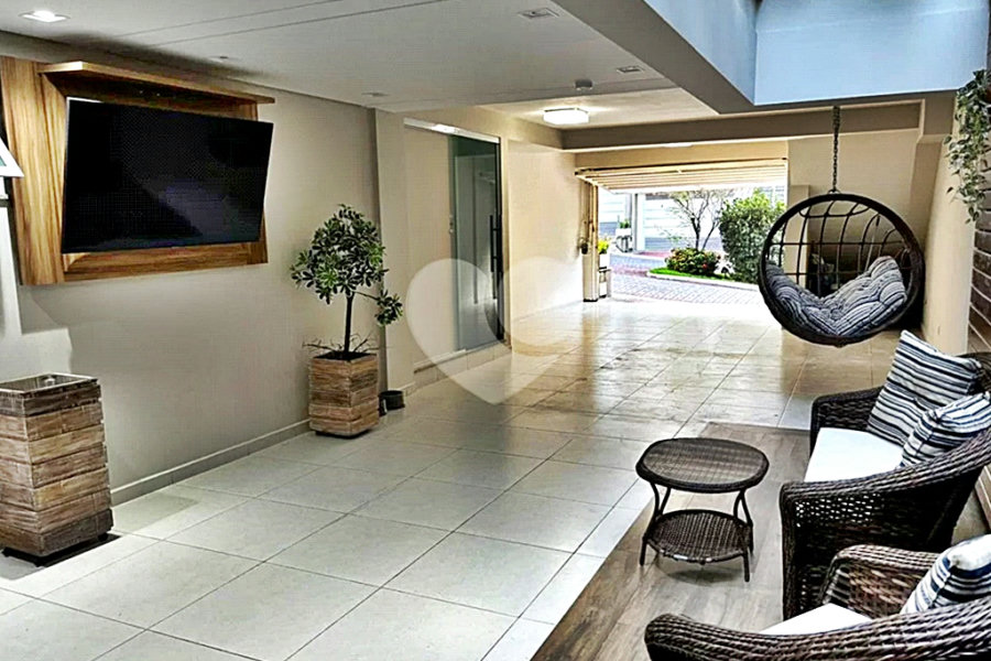 Casa à venda com 5 quartos, sendo 2 suítes, no condomínio Florada da Serra, São Paulo - SP