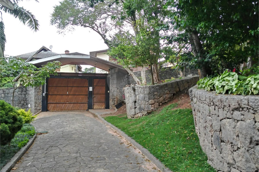 Sobrado à venda com 4 quartos, sendo 1 suíte, em Jardim Floresta, São Paulo, SP