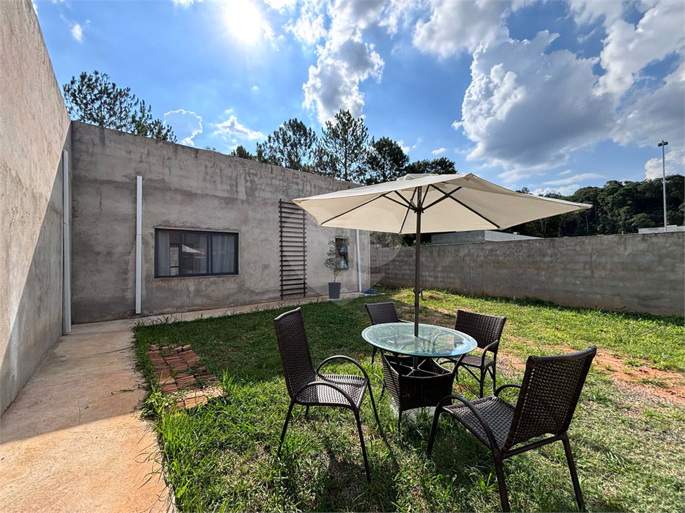 Casa à venda com 2 suítes em Jardim Estância Brasil, Atibaia, SP