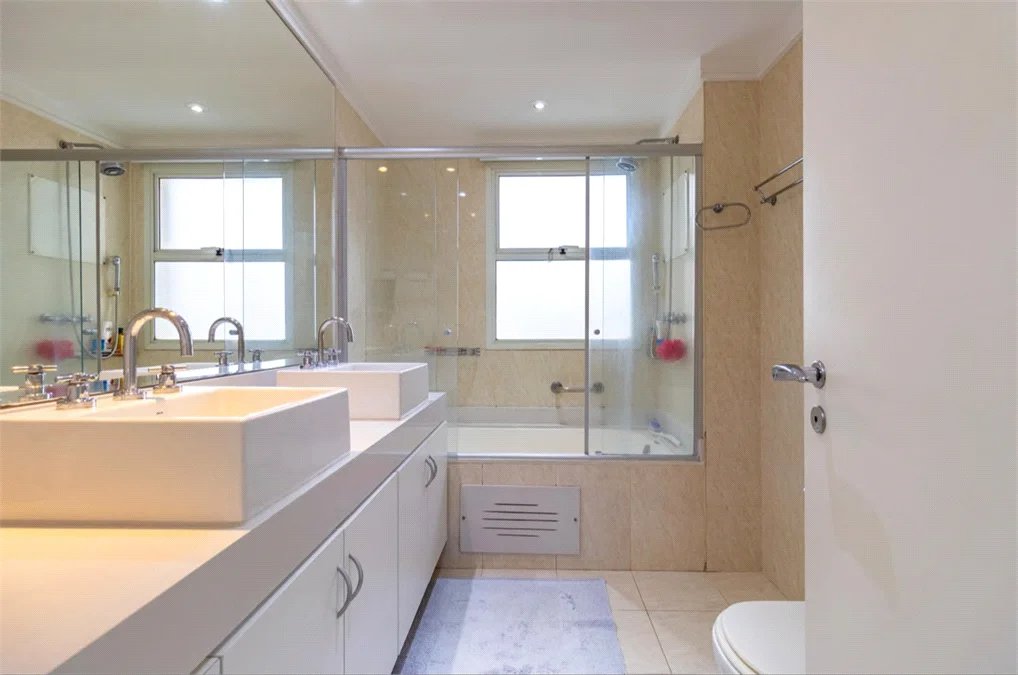Apartamento para alugar com 4 suítes em Vila Andrade, São Paulo, SP