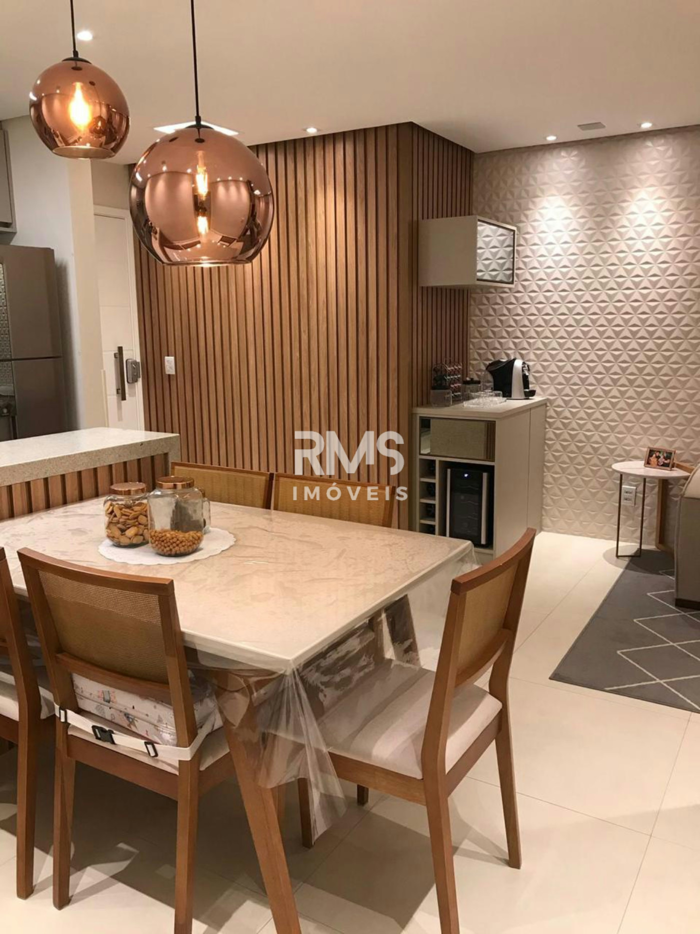 Belíssimo à venda com 3 quartos, sendo 1 suíte, no condomínio Residencial Ilhas Mediterrâneo, Itu - SP