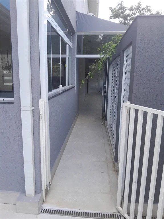 Casa à venda ou para alugar com 4 suítes em Chácaras São Carlos, Cotia, SP