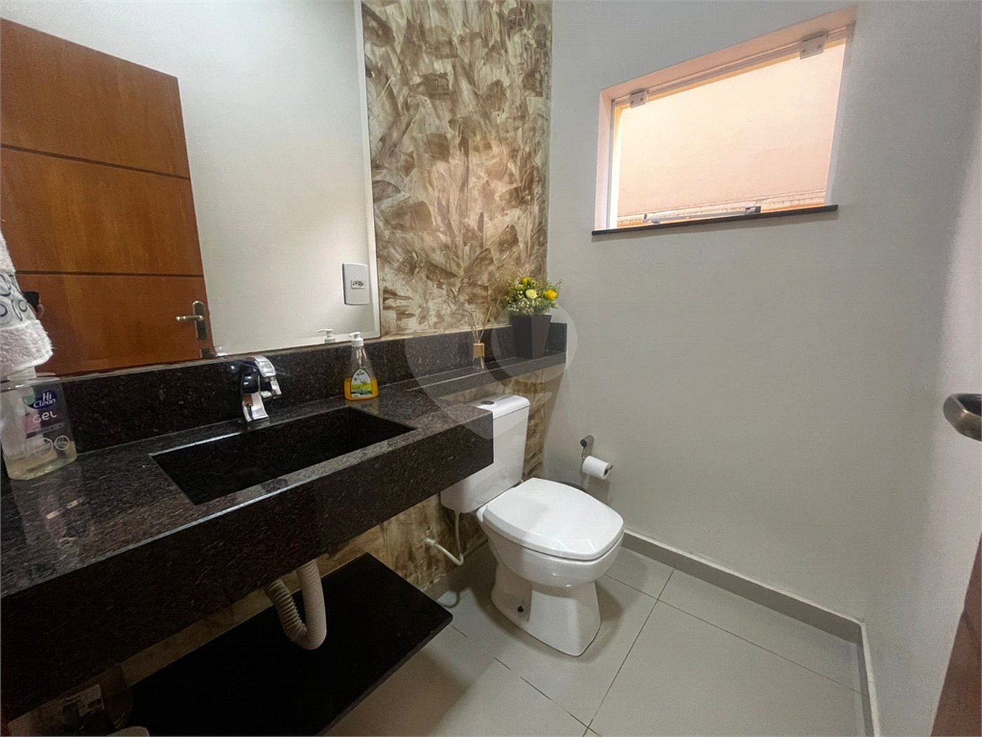 Casa à venda com 4 quartos, sendo 2 suítes, em Vila Nastri, Itapetininga, SP