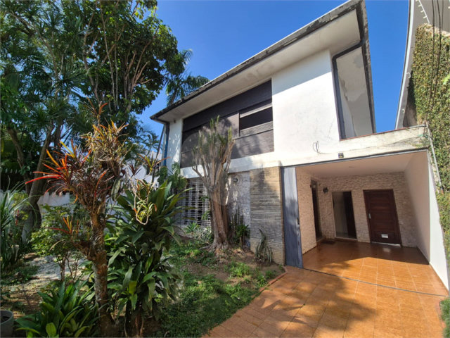 Sobrado para alugar com 3 quartos em Jardim Luzitânia, São Paulo, SP