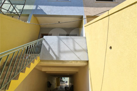 Sobrado à venda com 3 quartos, sendo 1 suíte, em Vila Gomes, São Paulo, SP