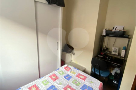 Casa à venda com 3 quartos, sendo 1 suíte, no condomínio Regina, São Paulo - SP