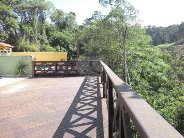 Casa em condomínio à venda com 4 quartos, sendo 2 suítes,  em Horto, São Paulo, SP