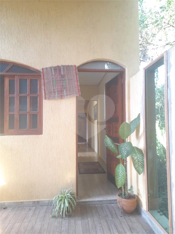 Casa à venda com 3 quartos, sendo 1 suíte,  em Água Espraiada (caucaia do Alto), Cotia, SP