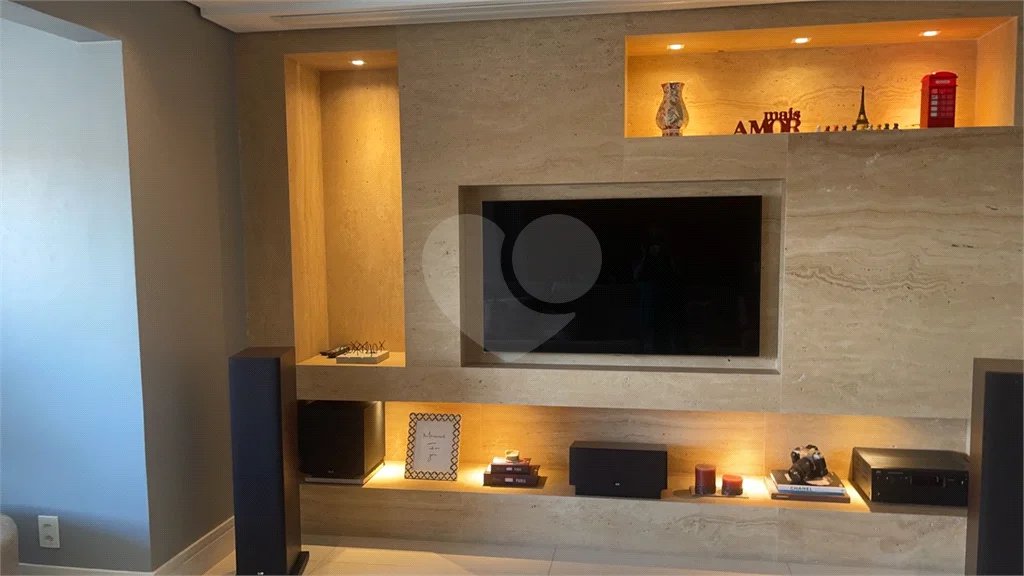 Apartamento na Mooca com 204 m² com vista maravilhosa, sendo 3 suítes e 4vagas.