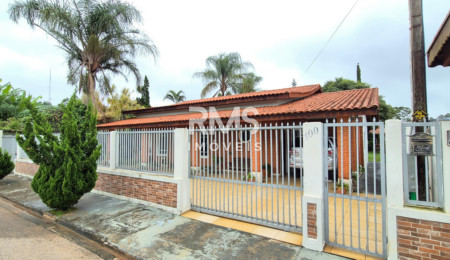 Casa à venda com 4 quartos, sendo 1 suíte,  em Villarejo Sopé da Serra (Vilarejo), Cabreúva, SP