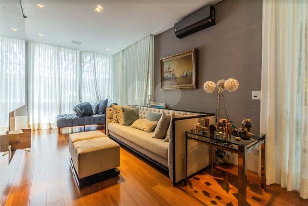 Casa à venda com 4 suítes em Horto, São Paulo, SP