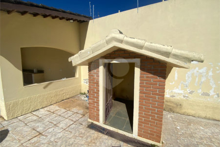 Casa à venda com 4 quartos, sendo 2 suítes,  em Jardim do Lago, Atibaia, SP