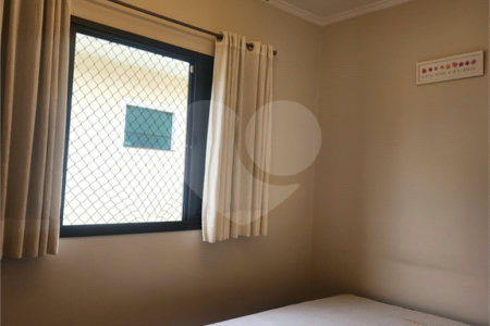 Sobrado à venda com 3 quartos, sendo 1 suíte, em Vila Paulicéia, São Paulo, SP