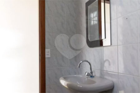 Casa à venda com 4 quartos, sendo 1 suíte, em Vila Tiradentes, São Paulo, SP