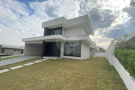 Casa à venda com 3 suítes no condomínio Campo de Toscana, Vinhedo - SP