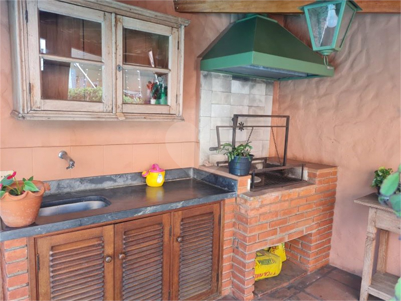 Casa à venda com 5 quartos, sendo 2 suítes,  em Jardim Morumbi, São Paulo, SP