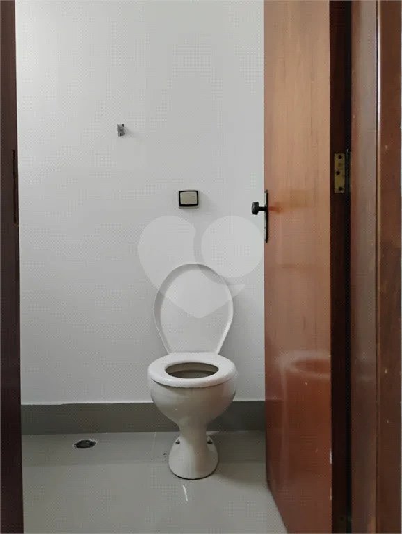 Aluga-se sala comercial na Vila Santa Catarina