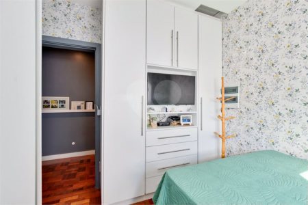 Casa à venda com 4 suítes em Granja Julieta, São Paulo, SP