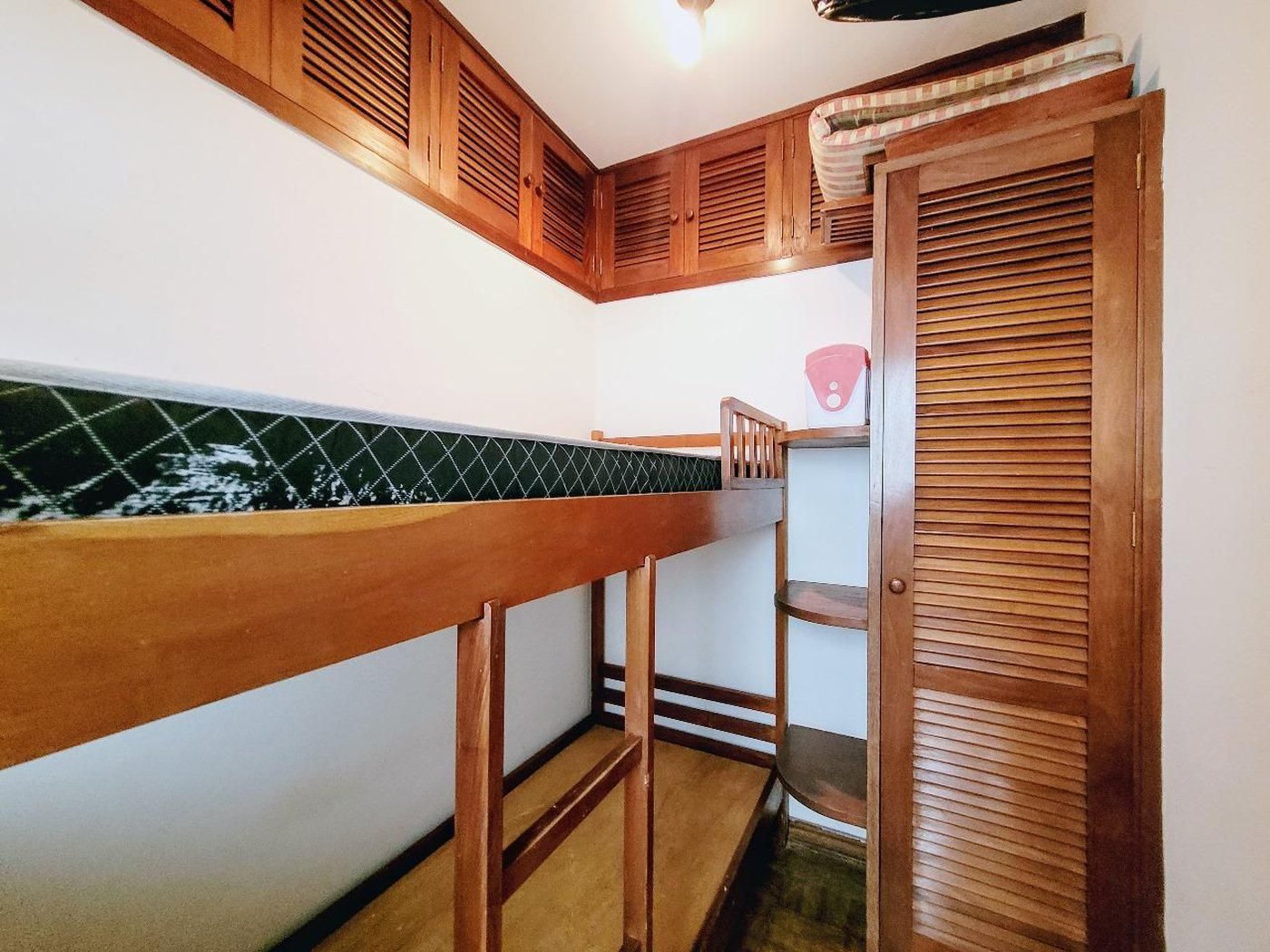 Apartamento com 4 dormitórios à venda, 150 m² por R$ 1.200.000,00 - Praia das Pitangueiras - Guarujá/SP