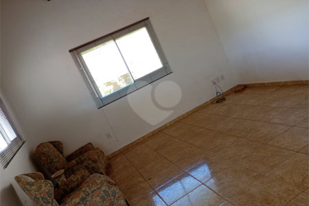 Casa Térrea à venda com 3 quartos em Guaxinduva, Atibaia, SP