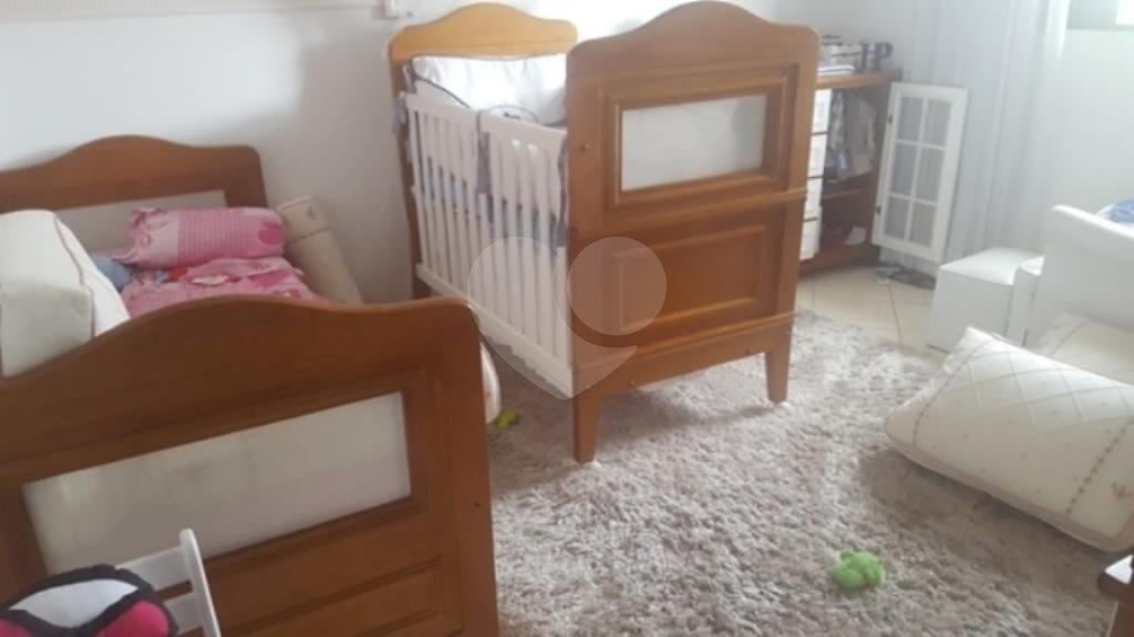 Sobrado à venda com 4 quartos, sendo 1 suíte, em Tremembé, São Paulo, SP