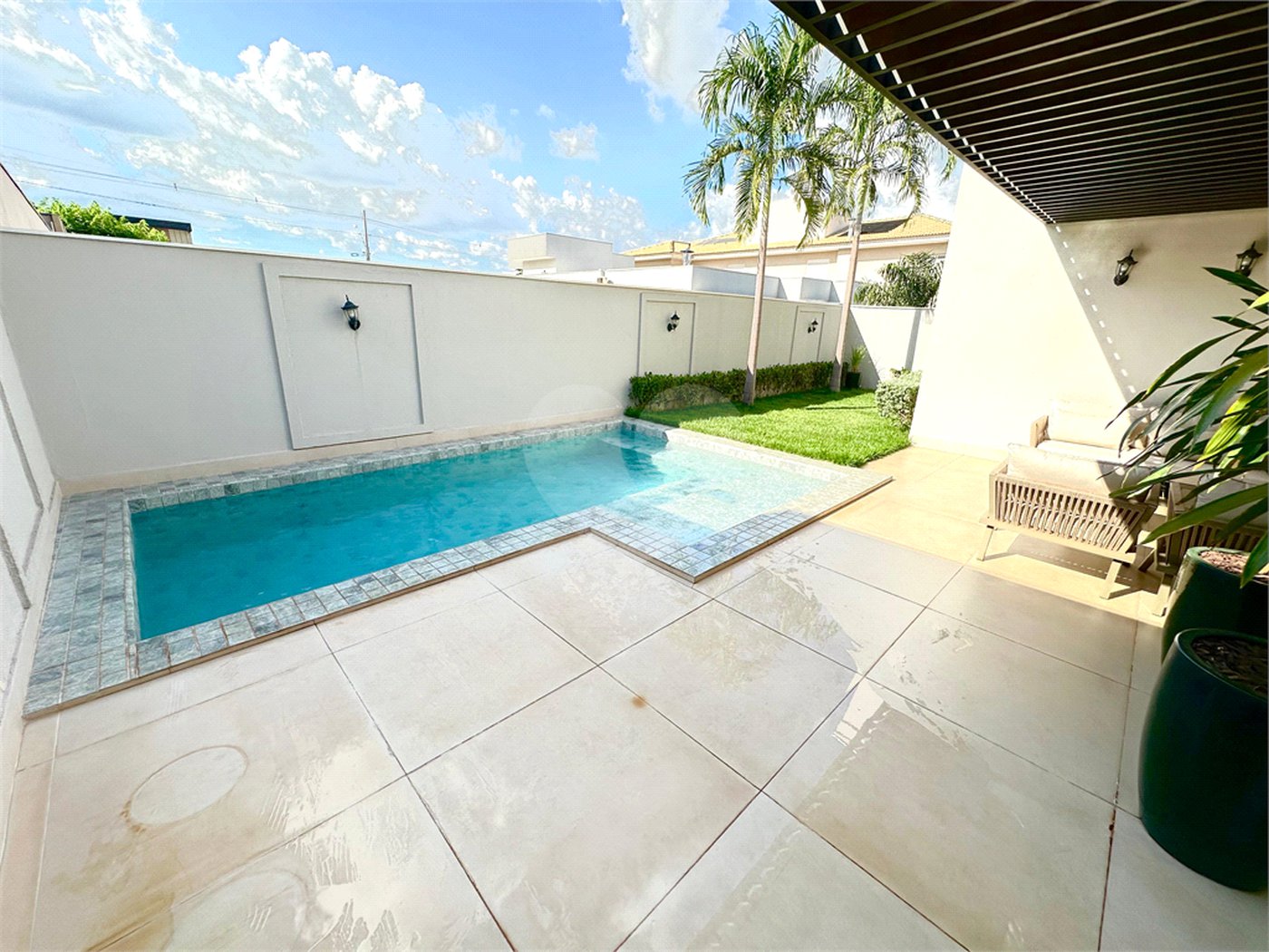 Casa à venda com 3 suítes no condomínio Florais do Valle, Cuiabá - MT