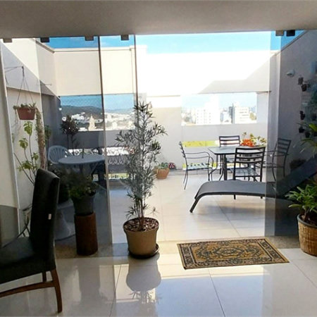 Cobertura à venda com 4 quartos, sendo 2 suítes,  em Vila Embaré, Valinhos, SP