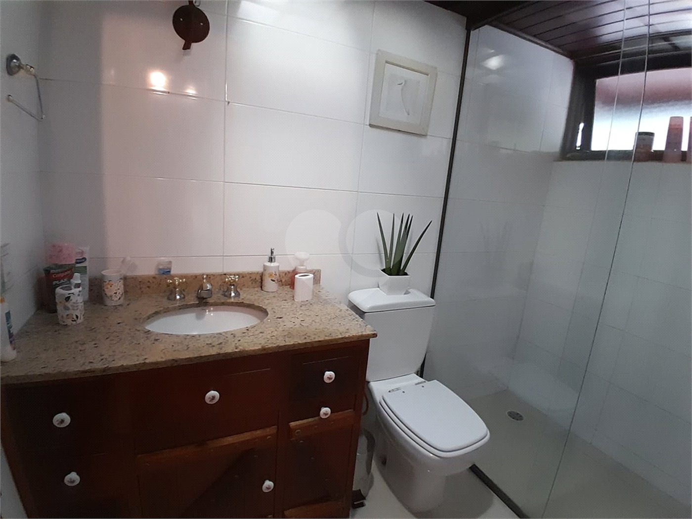 Sobrado à venda ou para alugar com 3 suítes em Serra da Cantareira, Mairiporã, SP