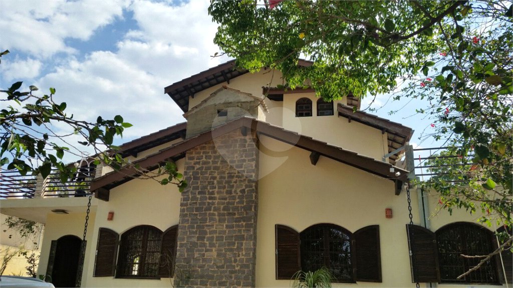 Sobrado à venda com 6 quartos, sendo 4 suítes,  em Retiro das Fontes, Atibaia, SP