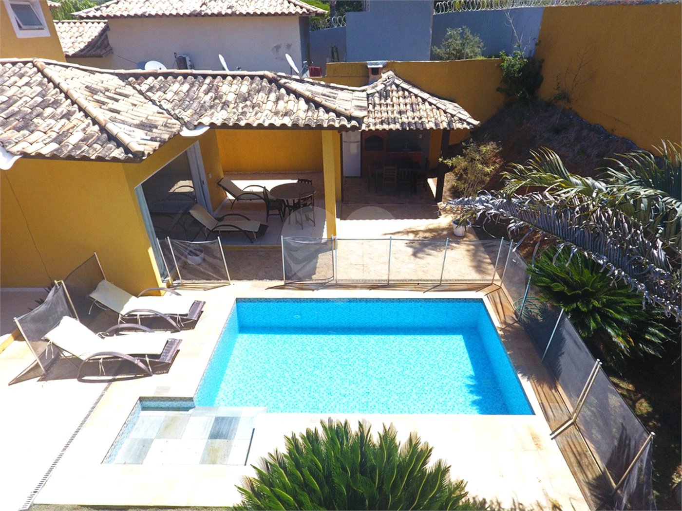 Casa à venda ou para alugar com 4 suítes em Ferradura, Armação dos Búzios, RJ