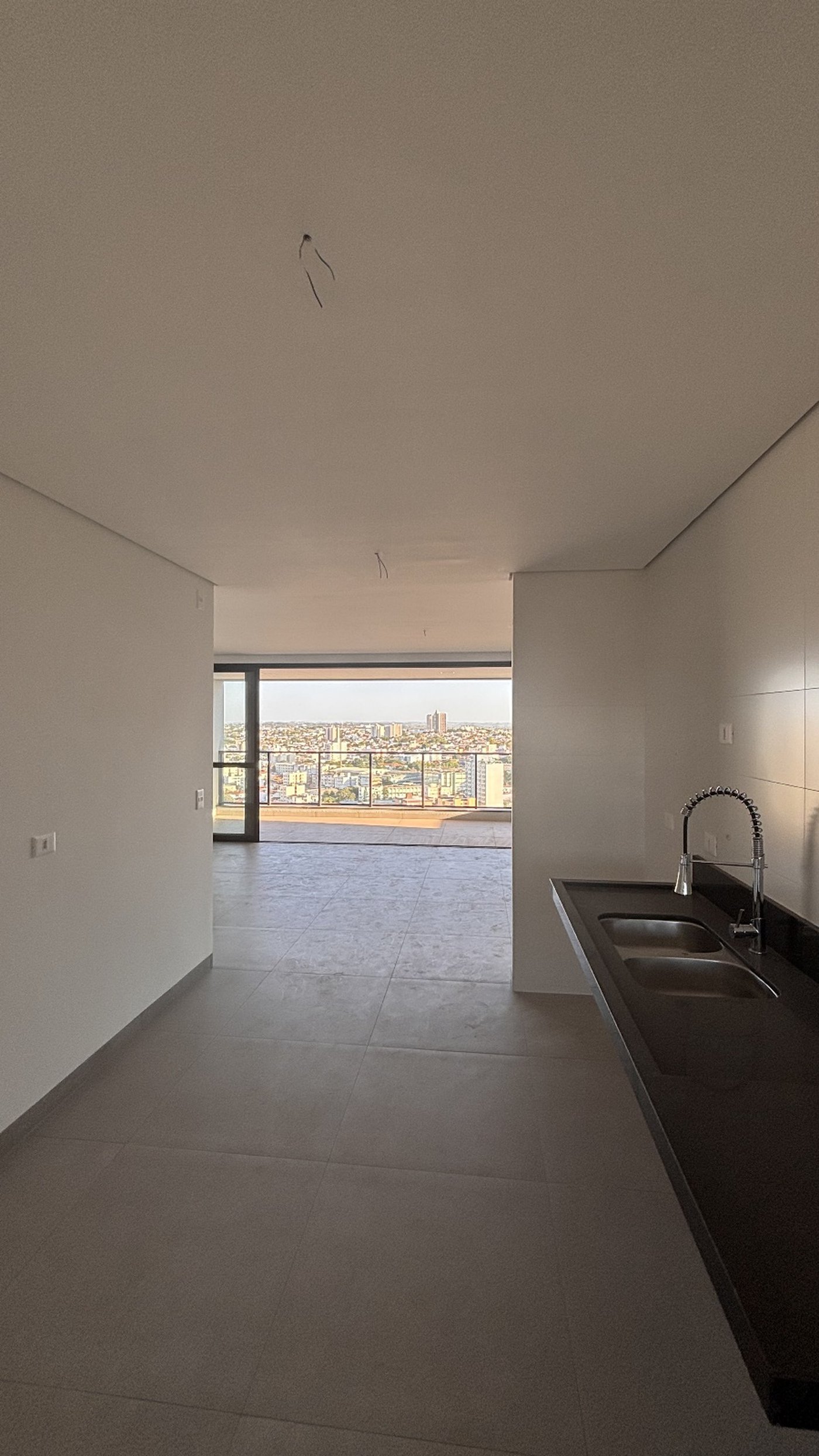 Apartamento à venda com 3 suítes em Edifício Majestic, Presidente Prudente, SP