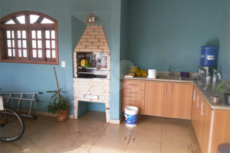 Casa à venda com 3 suítes no condomínio Residencial dos Lagos, Itupeva - SP