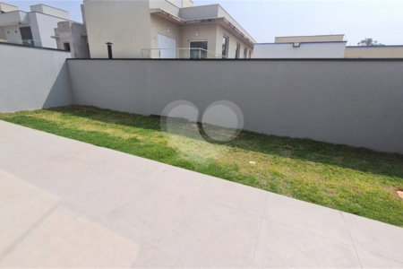 Casa à venda com 3 suítes no condomínio Vita Verdi, Valinhos - SP
