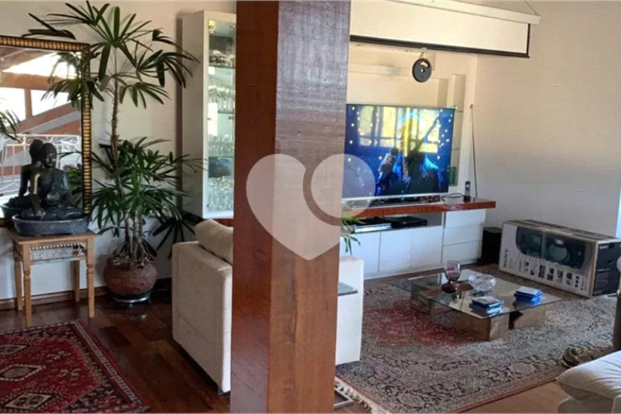 Casa à venda com 4 suítes no condomínio Suíça da Cantareira, Mairiporã - SP